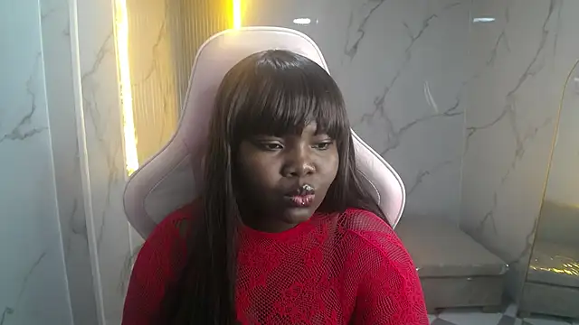 Snapshot of Soffia_b chatting on November 12, 3:18 am Soffia b online show from November 12, 3:18 am