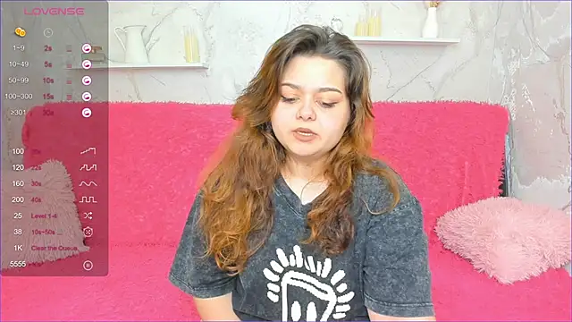 Snapshot of NinelCroft chatting on October 5, 3:05 am NinelCroft online show from October 5, 3:05 am