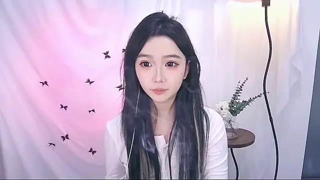 Snapshot of Miao-Maimiao chatting on November 23, 1:55 pm Miao-Maimiao online show from November 23, 1:55 pm