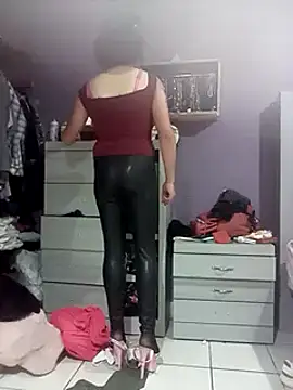 Snapshot of transreyna chatting on September 29, 10:31 am transreyna online show from September 29, 10:31 am