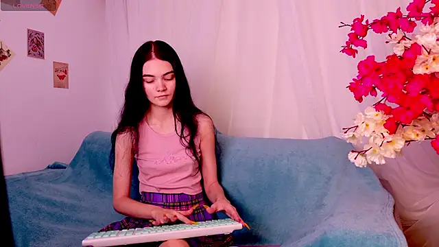 Snapshot of chatting on October 11, 6:12 am online show from October 11, 6:12 am