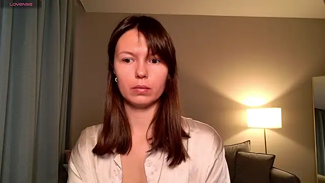 Snapshot of EllaCanny chatting on May 9, 1:55 am EllaCanny online show from May 9, 1:55 am