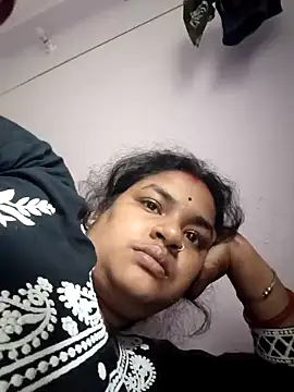 Snapshot of Deborbhavi222 chatting on December 17, 3:45 am Deborbhavi222 online show from December 17, 3:45 am