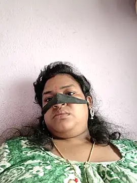 Deborbhavi222 online show from May 2, 4:28 am