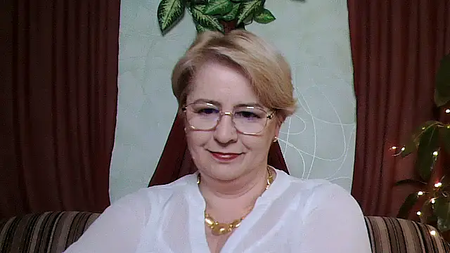 Snapshot of Selena-Velvet chatting on October 1, 12:22 pm Selena-Velvet online show from October 1, 12:22 pm