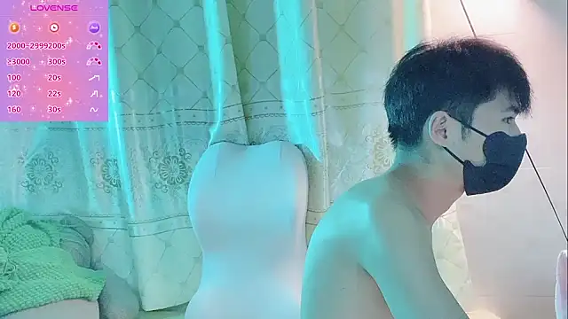 Snapshot of White-Lia chatting on September 29, 6:57 pm White-Lia online show from September 29, 6:57 pm