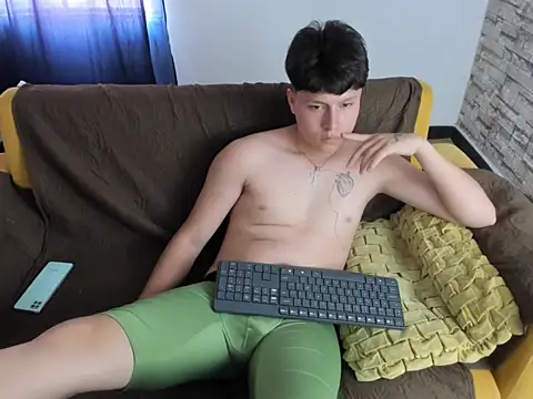 daniel leon online show from May 11, 6:49 pm