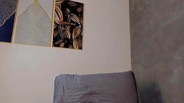 dylan cross  online show from December 4, 11:19 am