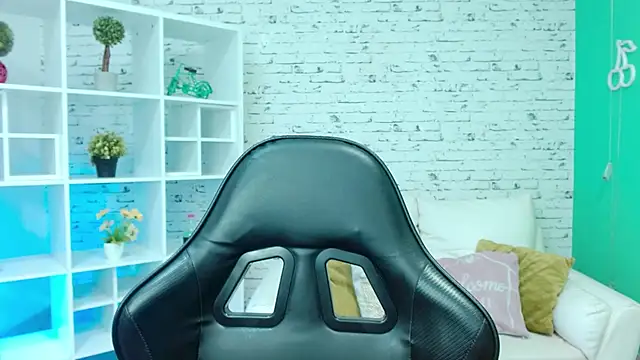 loaizalust online show from December 1, 5:18 pm