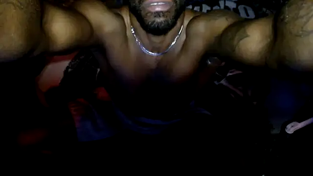 Snapshot of 214KingLonggg chatting on May 6, 4:08 am 214KingLonggg online show from May 6, 4:08 am