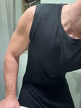 Snapshot of giovan2020 chatting on December 17, 7:47 am giovan2020 online show from December 17, 7:47 am