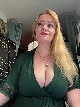 Snapshot of Sweet-blonde chatting on May 13, 9:22 pm Sweet-blonde online show from May 13, 9:22 pm
