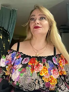 Snapshot of Sweet-blonde chatting on May 27, 9:56 pm Sweet-blonde online show from May 27, 9:56 pm