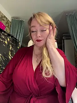 Snapshot of Sweet-blonde chatting on June 11, 12:32 am Sweet-blonde online show from June 11, 12:32 am