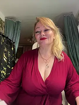 Snapshot of Sweet-blonde chatting on July 30, 9:47 pm Sweet-blonde online show from July 30, 9:47 pm