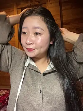 violet-00 online show from March 16, 7:45 am