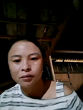 Snapshot of xuxulovezz chatting on October 13, 11:49 pm xuxulovezz online show from October 13, 11:49 pm
