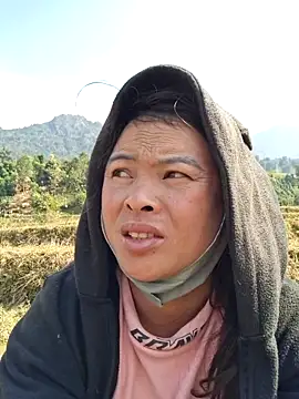 xuxulovezz online show from December 20, 4:30 am