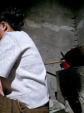 xuxulovezz online show from March 6, 12:07 am