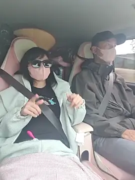 Snapshot of helen-my chatting on November 6, 1:28 am helen-my online show from November 6, 1:28 am