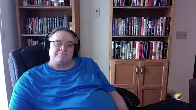 Vinyl22xh online show from May 20, 8:04 pm