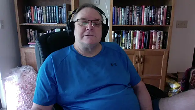 Vinyl22xh online show from May 27, 7:55 pm