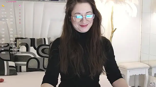 JennaClover online show from April 3, 5:05 am