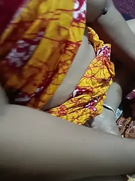 Snapshot of reya743 chatting on November 22, 11:59 pm reya743 online show from November 22, 11:59 pm