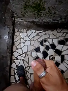 Snapshot of SALCEDO_041198 chatting on October 24, 3:47 am SALCEDO 041198 online show from October 24, 3:47 am