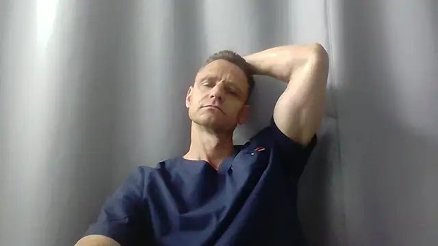 Snapshot of Freeze_Fire chatting on July 5, 6:53 am Freeze Fire online show from July 5, 6:53 am