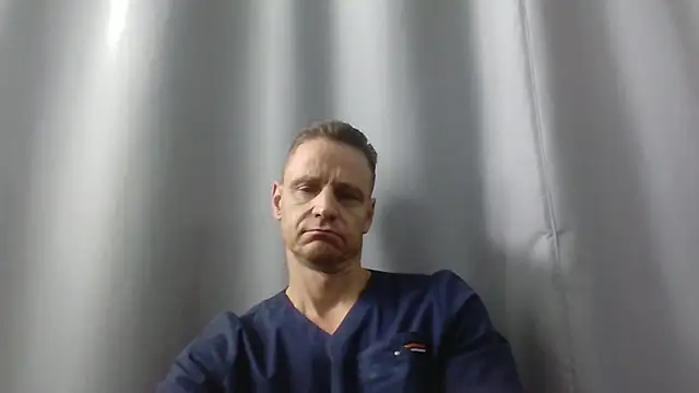 Snapshot of Freeze_Fire chatting on July 6, 6:32 am Freeze Fire online show from July 6, 6:32 am
