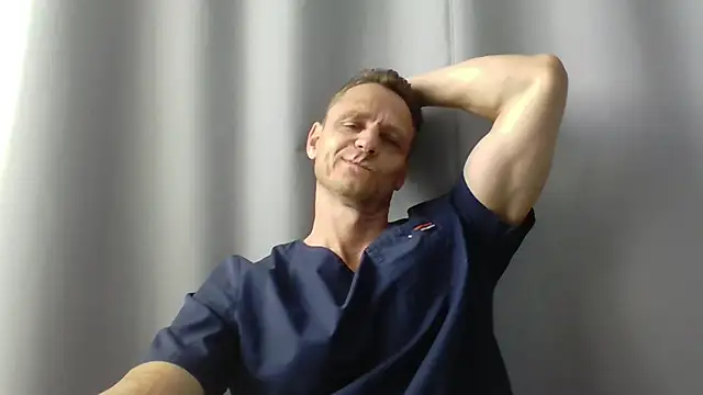 Snapshot of Freeze_Fire chatting on July 18, 6:28 am Freeze Fire online show from July 18, 6:28 am