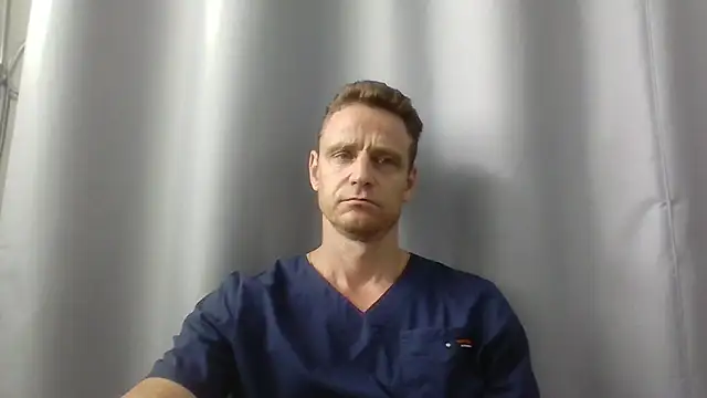 Snapshot of Freeze_Fire chatting on August 6, 8:16 am Freeze Fire online show from August 6, 8:16 am