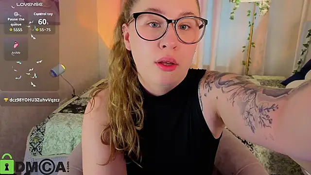 Snapshot of Elsie_Cutties chatting on June 21, 1:08 am Elsie Cutties online show from June 21, 1:08 am