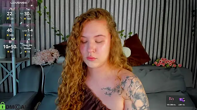 Snapshot of Elsie_Cutties chatting on June 24, 1:15 am Elsie Cutties online show from June 24, 1:15 am