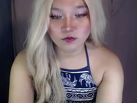 Eyes-on-me online show from May 9, 5:40 pm