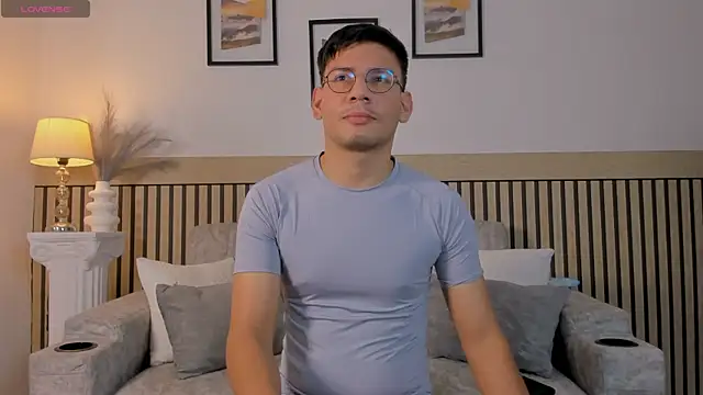 marcuswildx online show from April 21, 11:40 pm