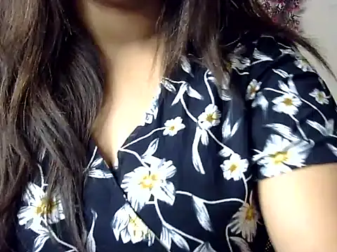 Snapshot of Aaliya02 chatting on June 4, 11:22 pm Aaliya02 online show from June 4, 11:22 pm