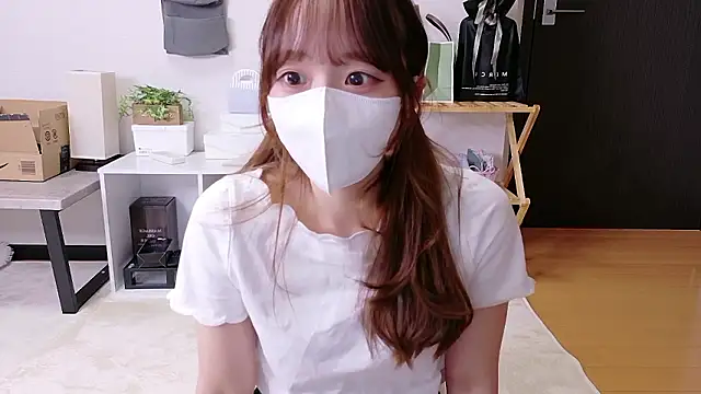 Snapshot of saku_sakura_ chatting on October 6, 1:08 pm saku sakura online show from October 6, 1:08 pm