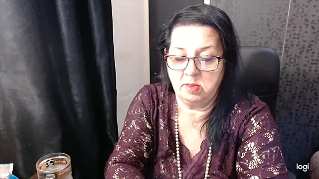 MissSanjanne online show from November 27, 3:30 am