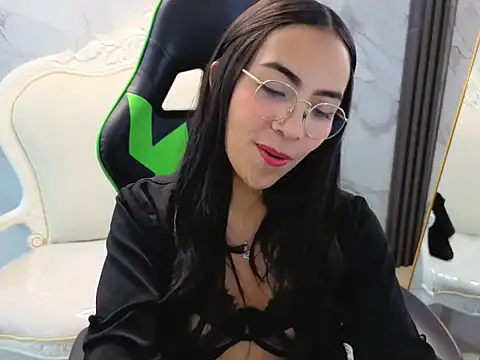 Snapshot of Katyrider_a chatting on October 3, 1:08 pm Katyrider a online show from October 3, 1:08 pm