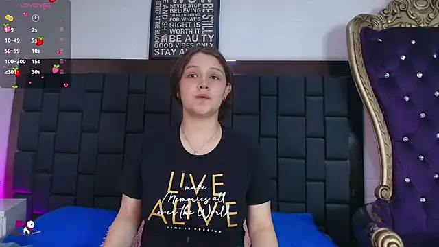 Krystal Heartss online show from October 17, 5:04 pm