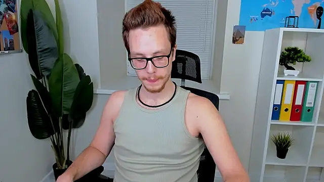 LeoMooree online show from November 15, 4:43 am