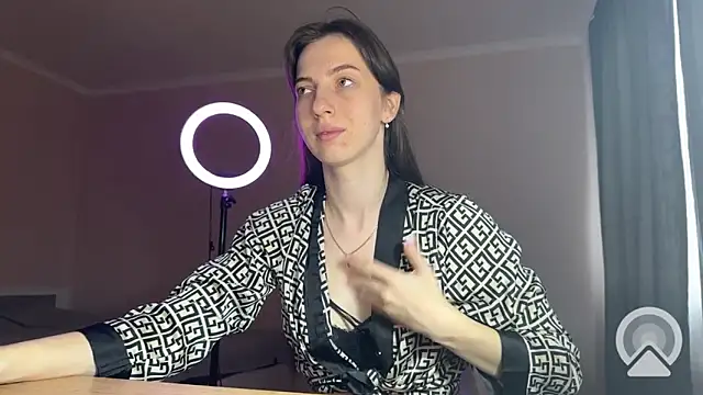 Snapshot of Prettyyy_Angel chatting on November 21, 6:34 am Prettyyy Angel online show from November 21, 6:34 am