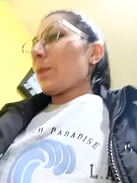 Mia-love-03 online show from October 7, 9:12 pm