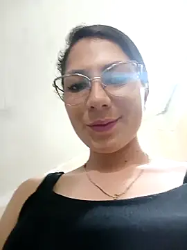 Mia-love-03 online show from October 23, 2:05 pm