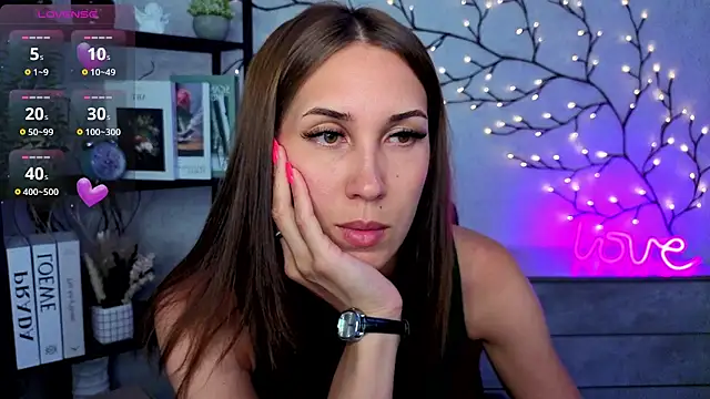 DreamVelour online show from July 5, 6:59 pm
