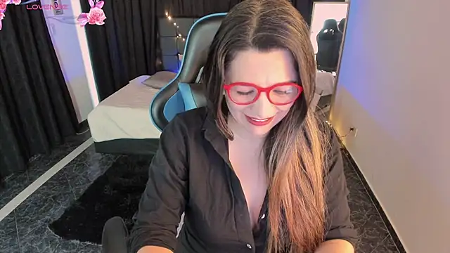 Snapshot of Hanna_MA chatting on November 1, 1:13 pm Hanna MA online show from November 1, 1:13 pm