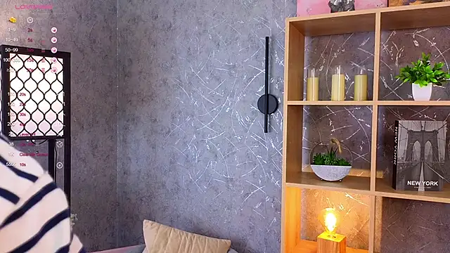 Snapshot of ElenoreReth chatting on October 25, 1:46 am ElenoreReth online show from October 25, 1:46 am