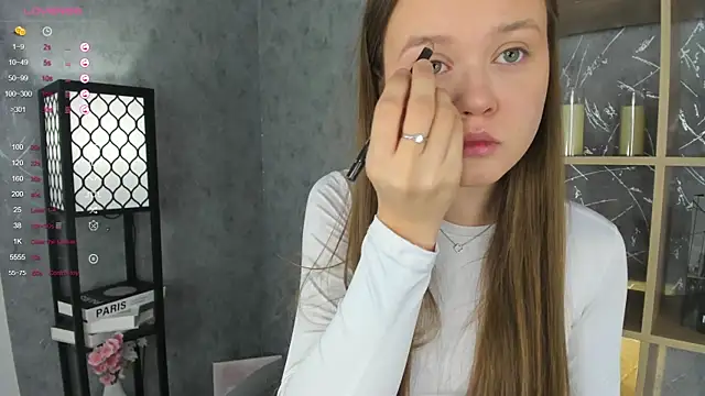 Snapshot of ElenoreReth chatting on November 24, 1:27 am ElenoreReth online show from November 24, 1:27 am